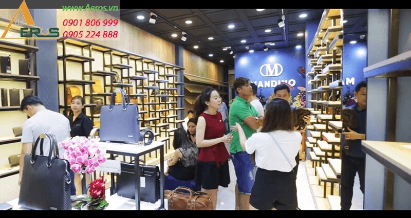 Hình ảnh thiết kế thi công shop túi xách Mandino, quận 5, TPHCM