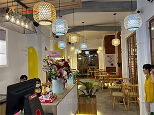 Hình ảnh danh mục Thiết Kế Quán Trà Sữa. Khám phá các sản phẩm và dịch vụ trong danh mục Thiết Kế Quán Trà Sữa. Chúng tôi cung cấp giải pháp chất lượng cao, đáp ứng mọi nhu cầu của khách hàng với dịch vụ chuyên nghiệp và tận tâm.