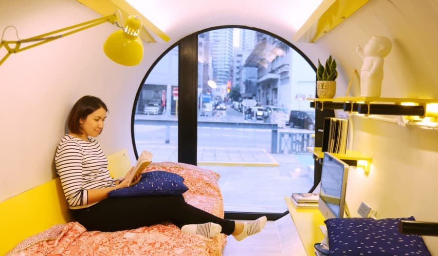 Hình ảnh dự án Nhà ống cống 9m2 – giải pháp cho bất động sản Hong Kong. Nhà ống cống là một ý tưởng táo bạo của kiến trúc sư James Law nhằm biến những đường ống bằng bê tông dẫn nước mưa có đường kính 2,5m trở thành một không gian sống với đầy đủ tiện nghi