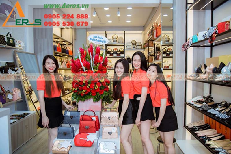 Hình ảnh dự án THiẾT KẾ THI CÔNG SHOP TÚI XÁCH SHEESTORE TẠI QUẬN 3, TP HCM. Khám phá chi tiết về dự án THiẾT KẾ THI CÔNG SHOP TÚI XÁCH SHEESTORE TẠI QUẬN 3, TP HCM được thực hiện bởi đội ngũ chuyên gia giàu kinh nghiệm. Dự án này thể hiện sự chuyên nghiệp và chất lượng trong từng công đoạn thực hiện.