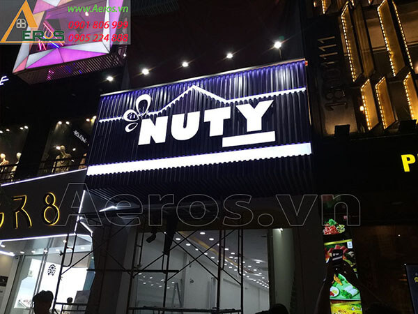 Thiết kế trọn gói shop mỹ phẩm Nuty cosmetics - Quận 1 TPHCM